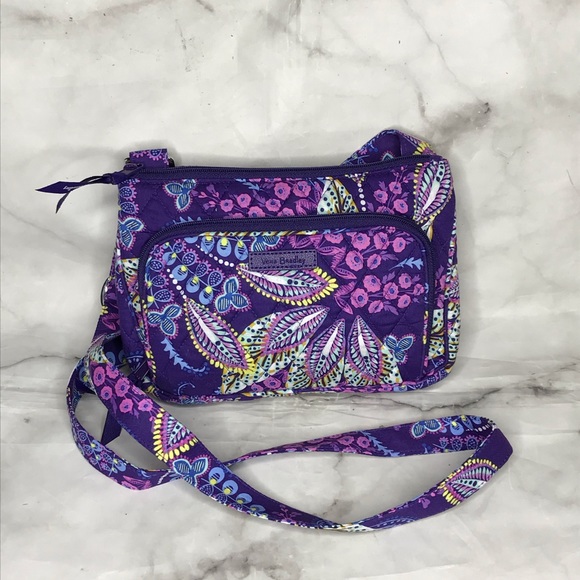 Vera Bradley Handbags - ✂️ Vera Bradley Little Hipster in Batik Leaves
